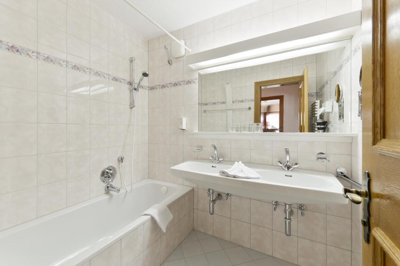 Hotel Haus Wallis Lech am Arlberg Zimmer foto